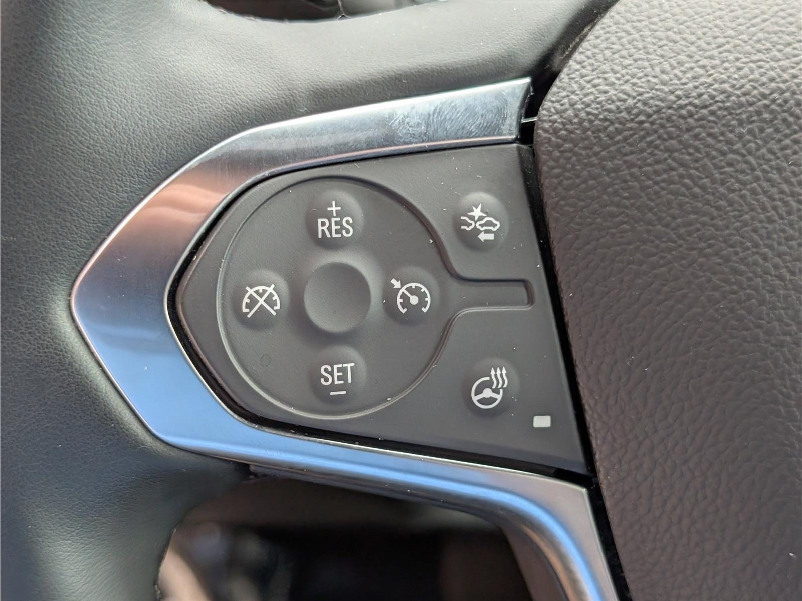 Used 2023 Chevrolet Traverse LT AWD/4WD image 25