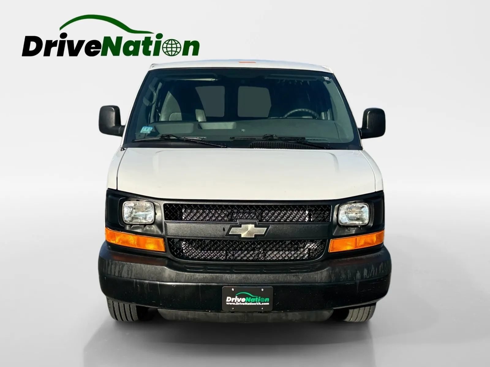 Used 2015 Chevrolet Express 3500 Extended RWD image 2