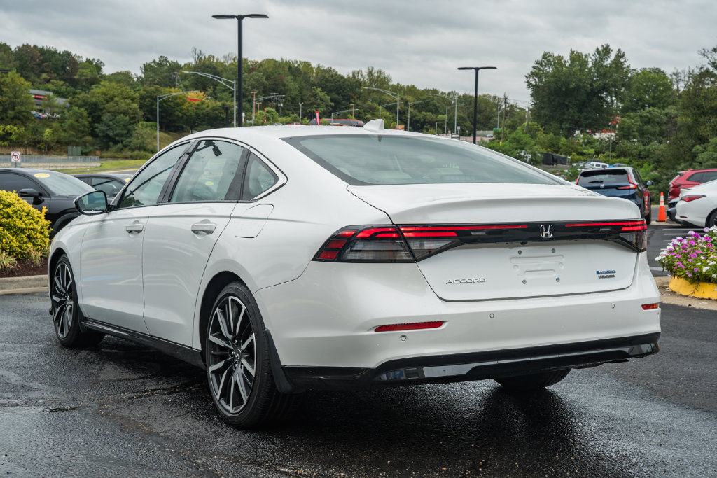 Used 2024 Honda Accord Touring image 5