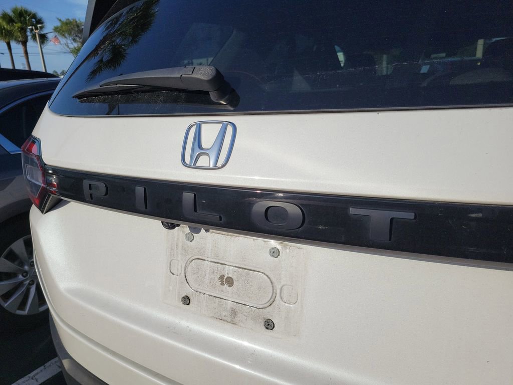 Used 2025 Honda Pilot EX-L image 14
