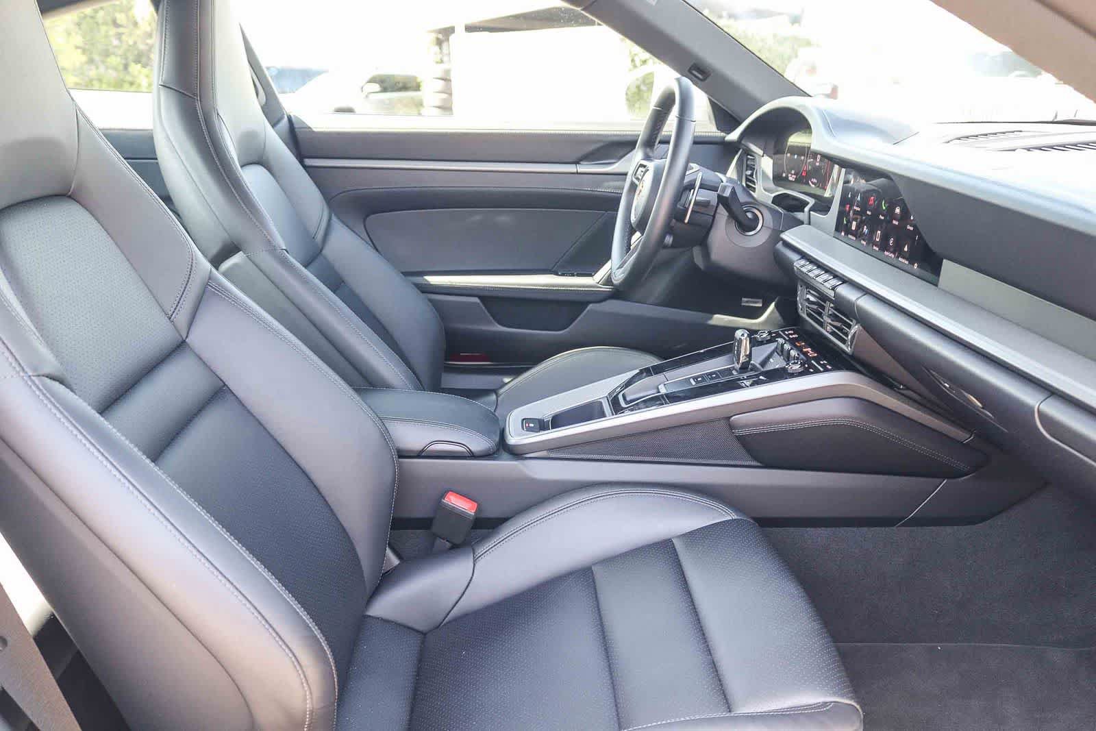 Used 2025 Porsche 911 Carrera RWD image 15