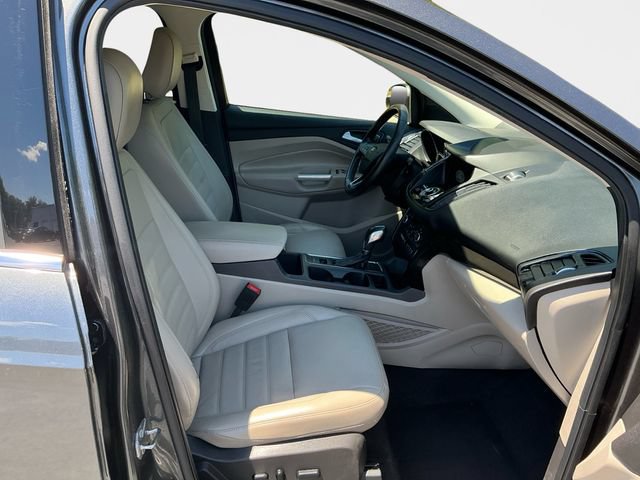Used 2019 Ford Escape Titanium AWD/4WD image 15