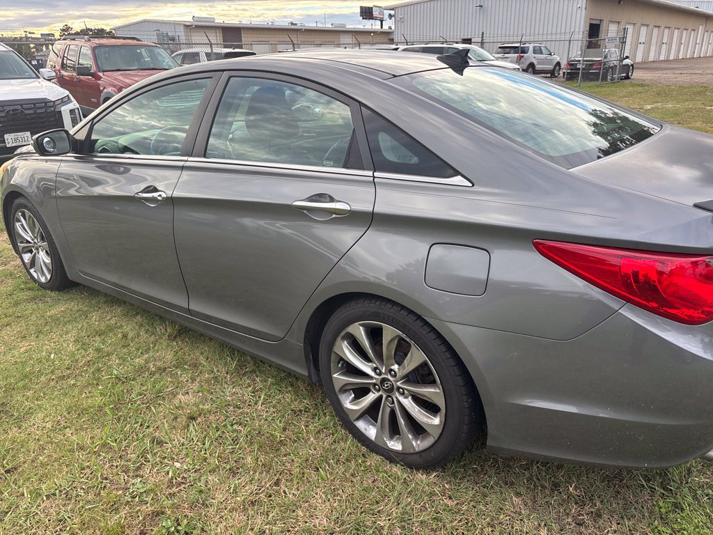 Used 2013 Hyundai Sonata Limited w/ Premium Pkg FWD image 8