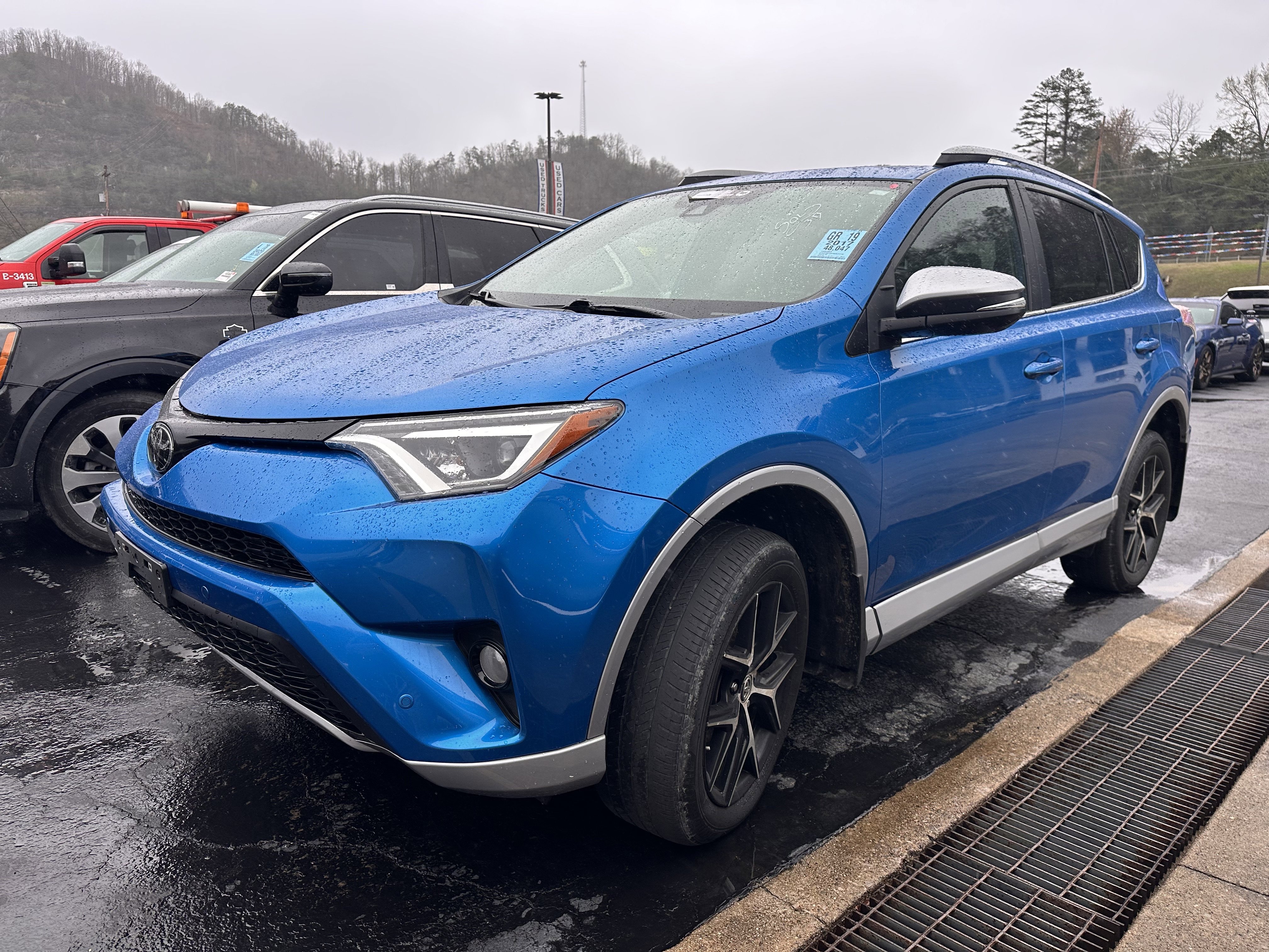 Used 2017 Toyota RAV4 SE w/ Power Extra Value Package image 3