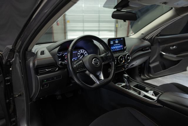 Used 2022 Nissan Sentra SR w/ Trunk Package image 11
