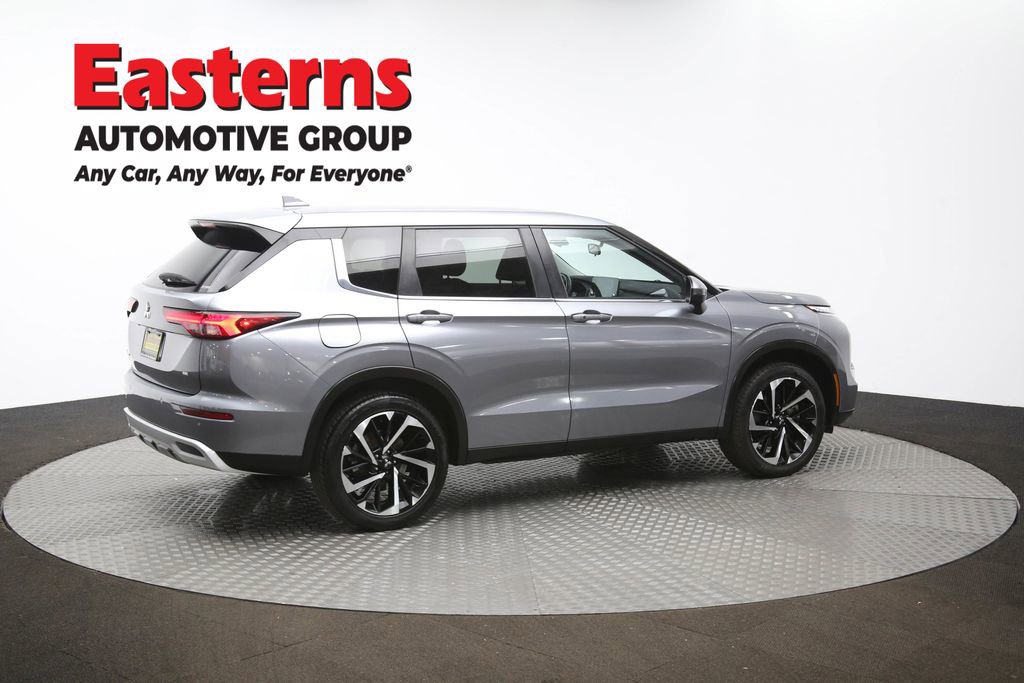 Used 2024 Mitsubishi Outlander SE image 43