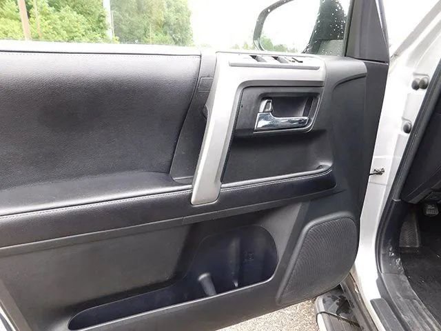 Used 2016 Toyota 4Runner SR5 image 12