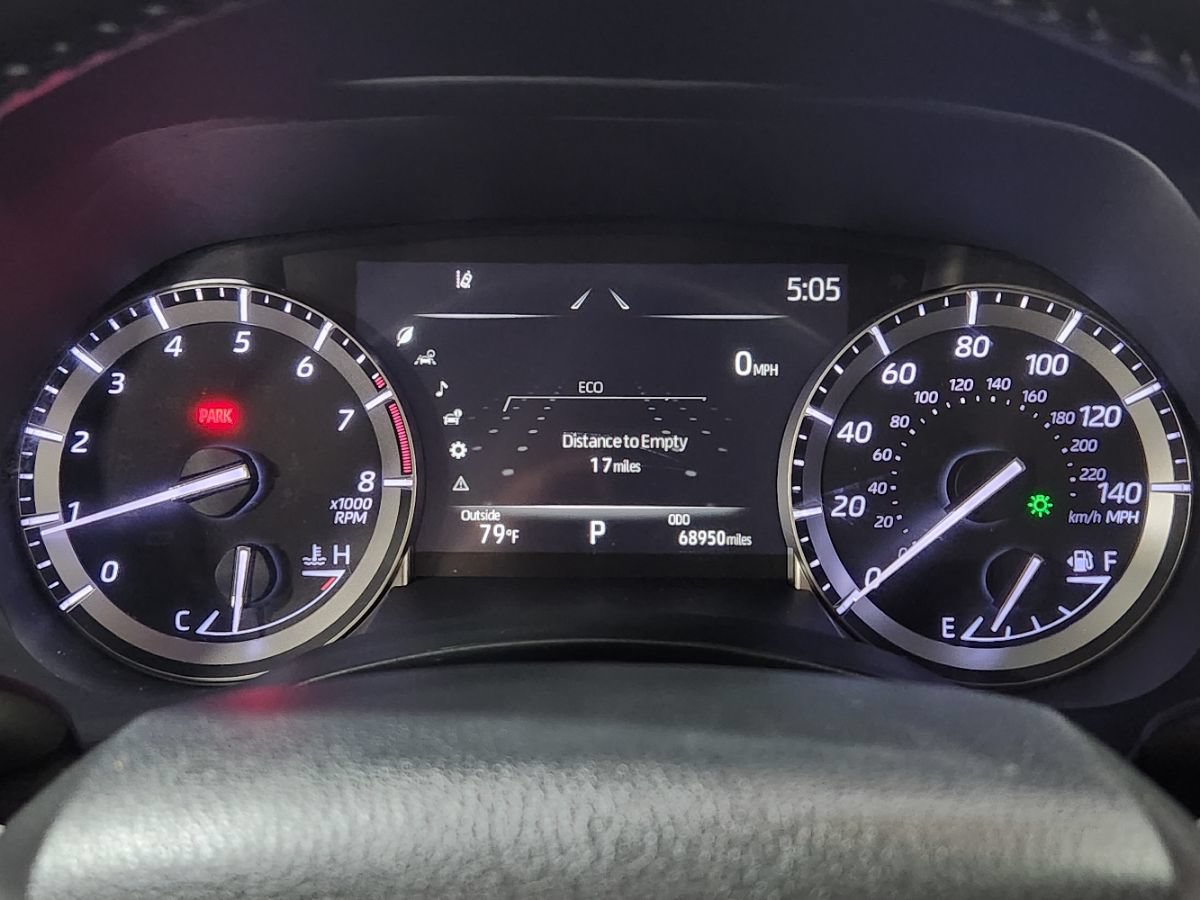 Used 2022 Toyota Highlander XLE FWD image 35