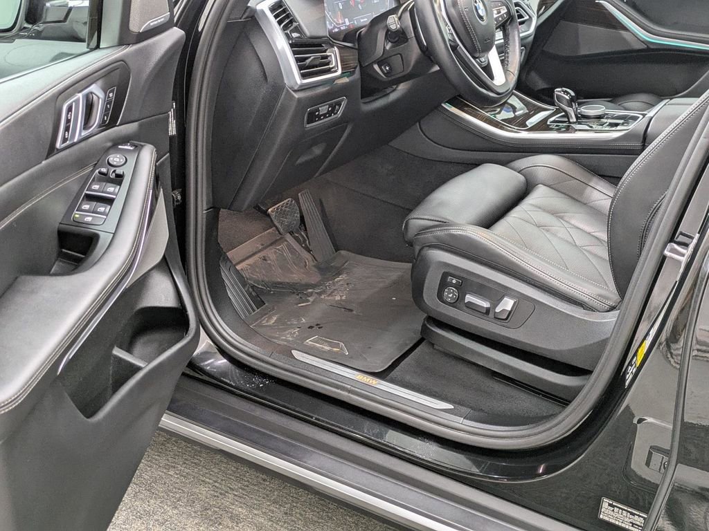 Used 2023 BMW X5 xDrive40i w/ Premium Package image 28