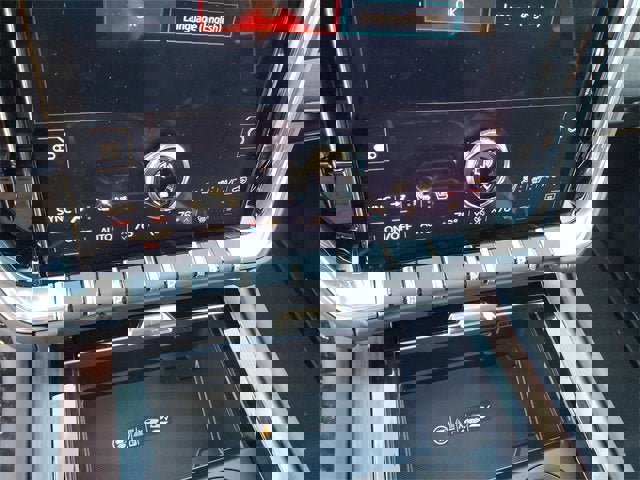 New 2025 GMC Yukon XL Denali w/ Denali Reserve Package image 23