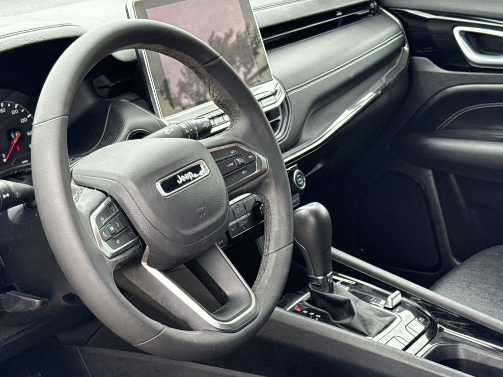 Used 2024 Jeep Compass Latitude w/ Altitude Special Edition image 16