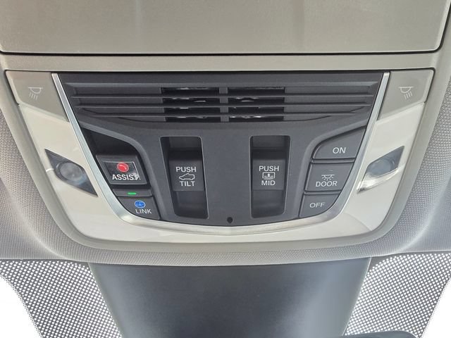 Used 2024 Acura MDX w/ Technology Package FWD image 30