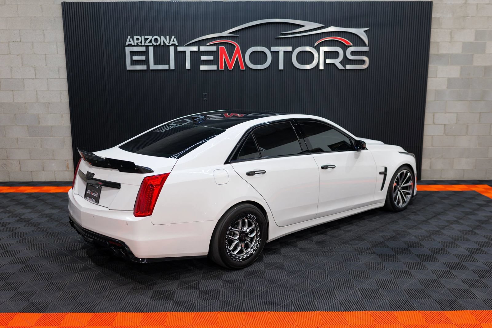 Used 2016 Cadillac CTS V w/ Luxury Package RWD image 18