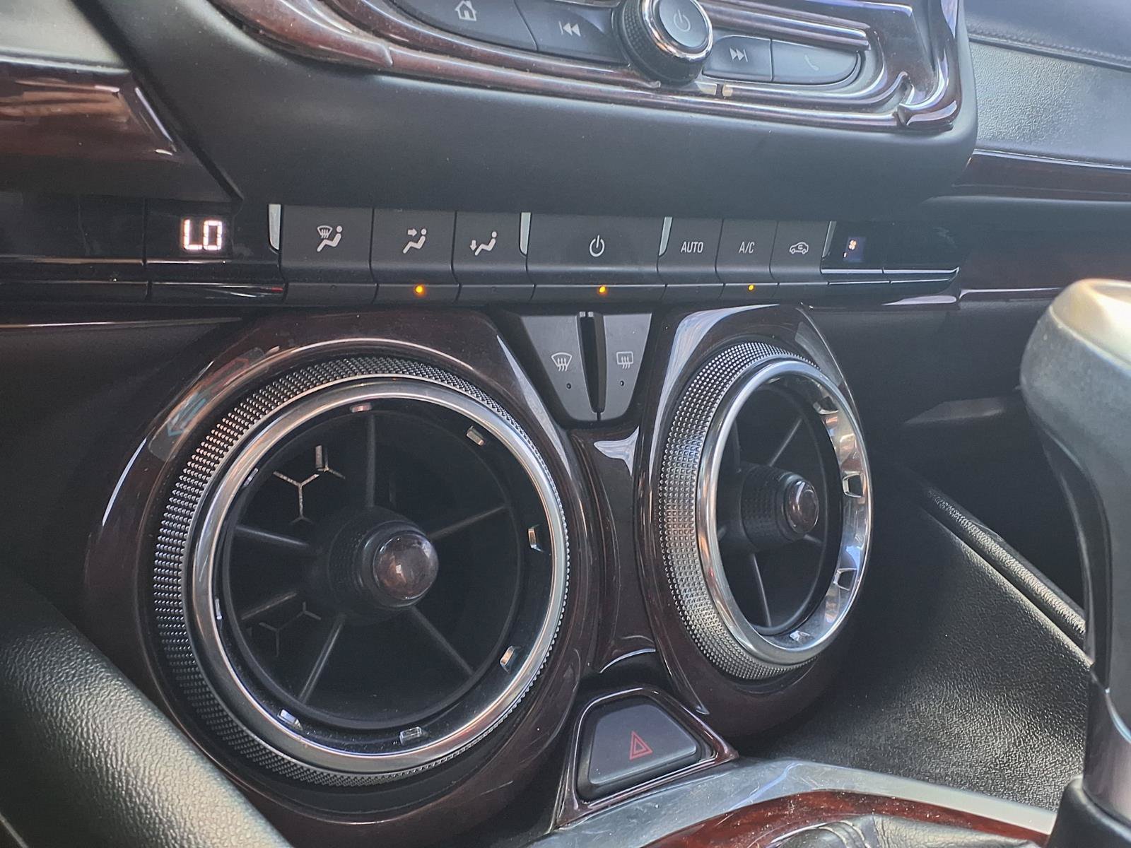 Used 2018 Chevrolet Camaro LT RWD image 22