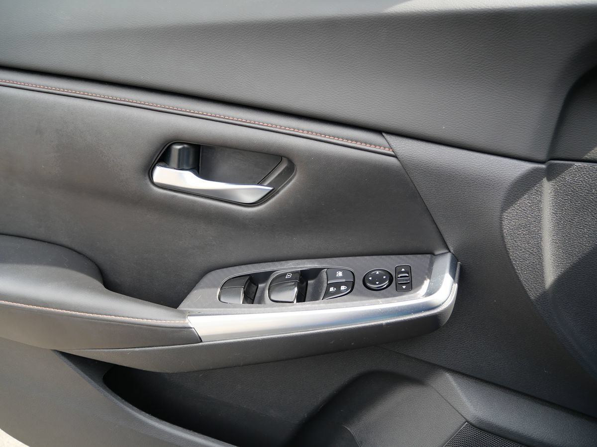 Used 2021 Nissan Sentra SR w/ SR Premium Package FWD image 15