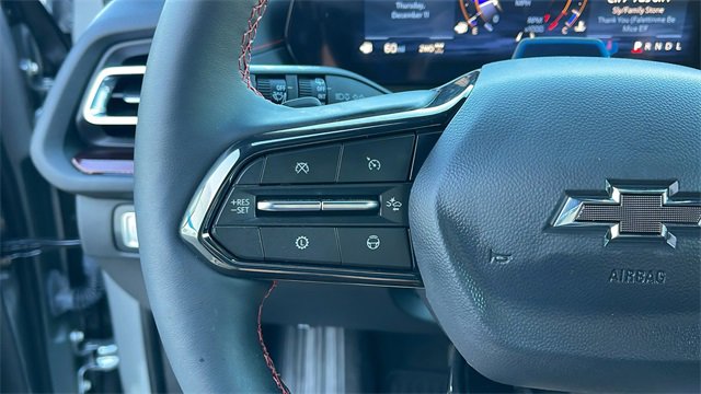 Used 2025 Chevrolet Traverse RS image 24