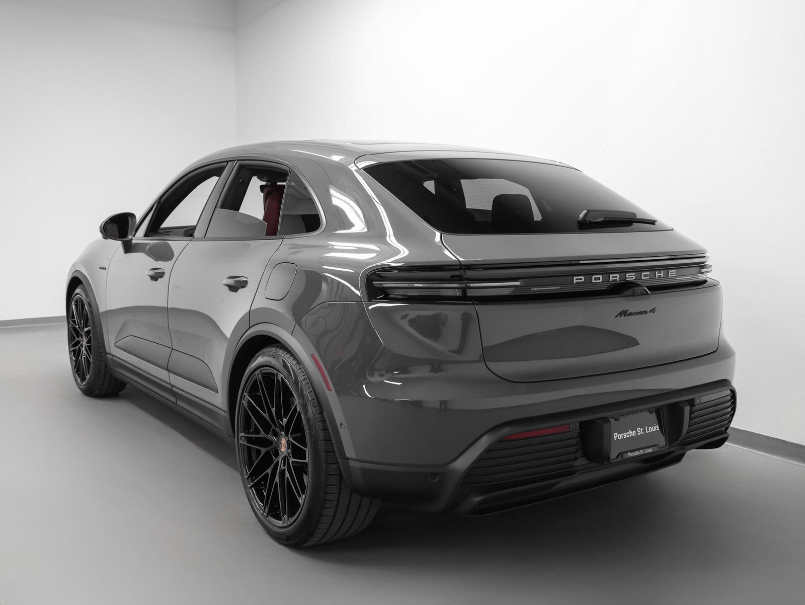 New 2026 Porsche Macan 4 Electric image 3
