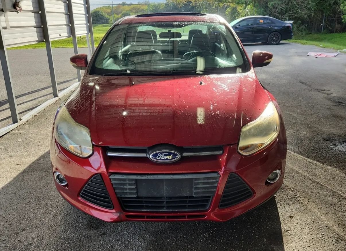 Used 2014 Ford Focus SE w/ Equipment Group 201A FWD image 2