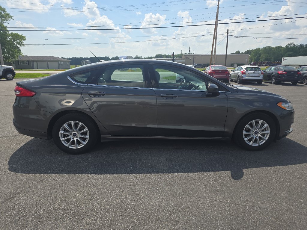 Used 2017 Ford Fusion S FWD image 5
