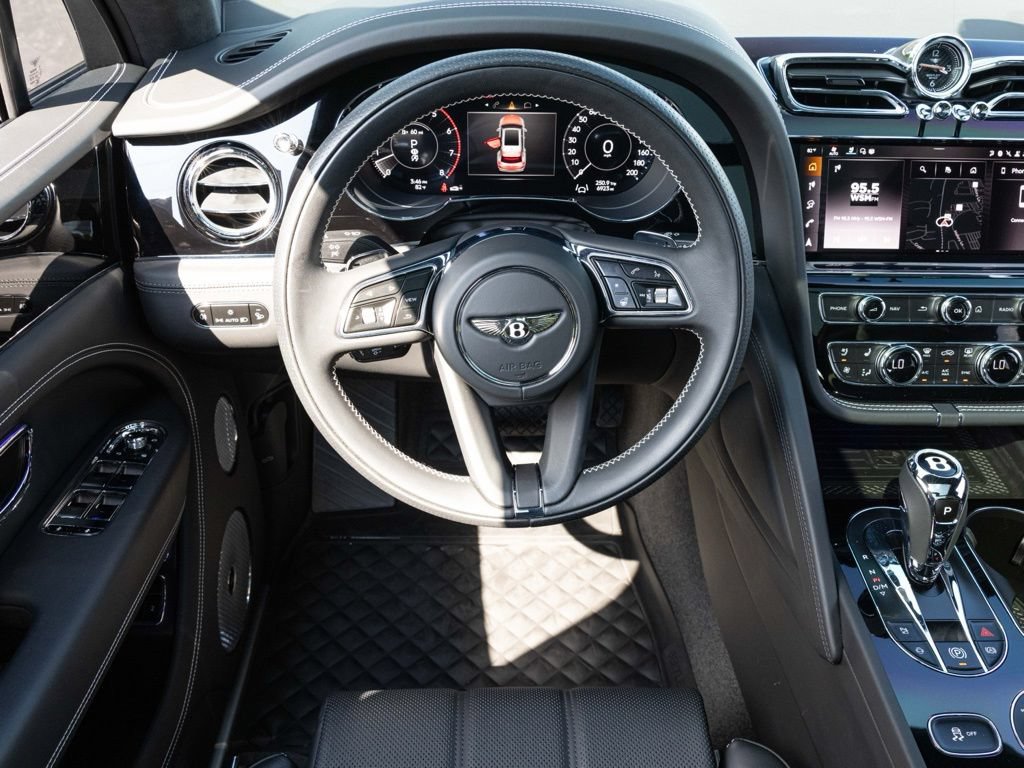 Used 2025 Bentley Bentayga AWD/4WD image 53