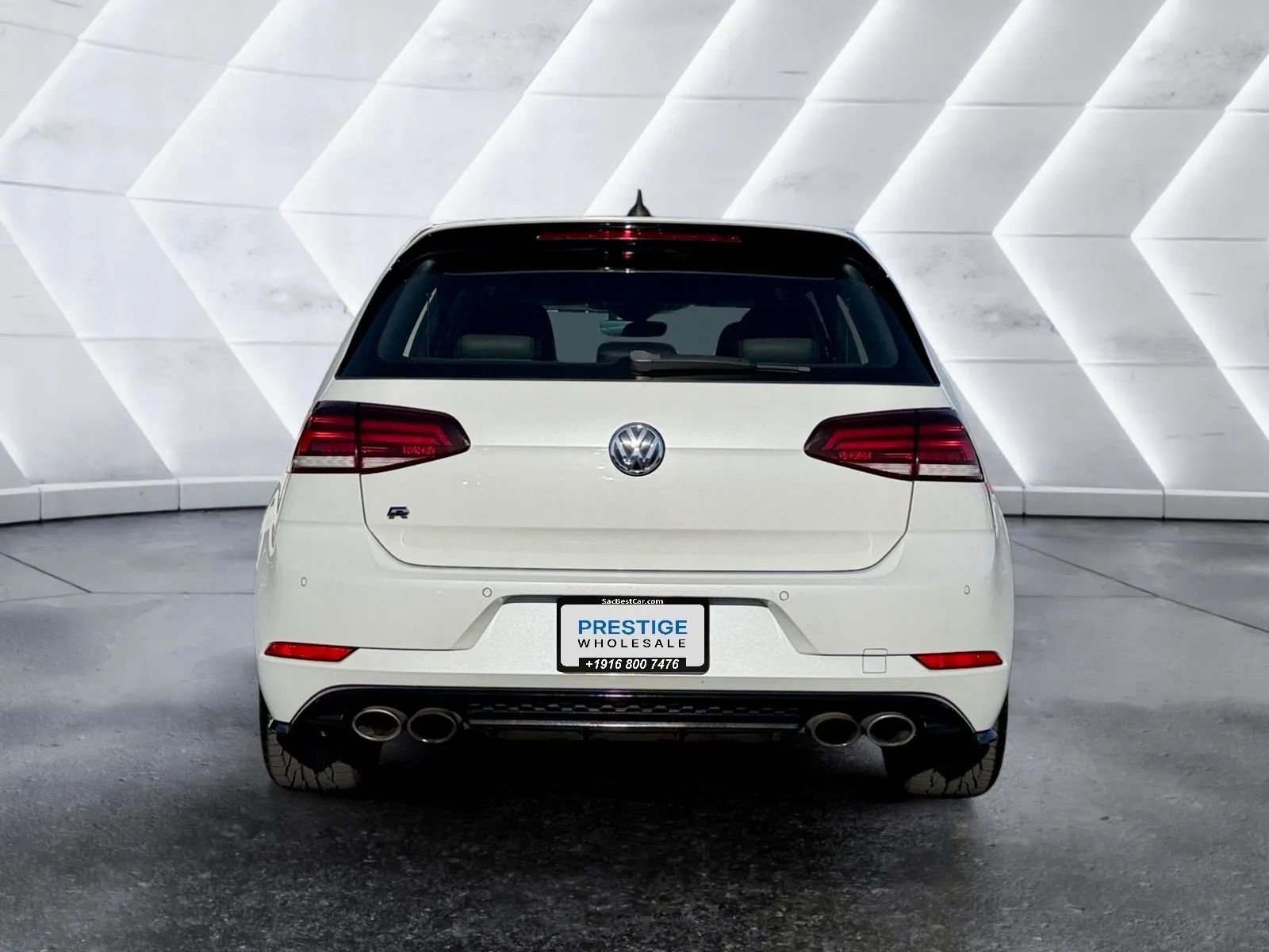 Used 2018 Volkswagen Golf R 4-Door AWD/4WD image 4