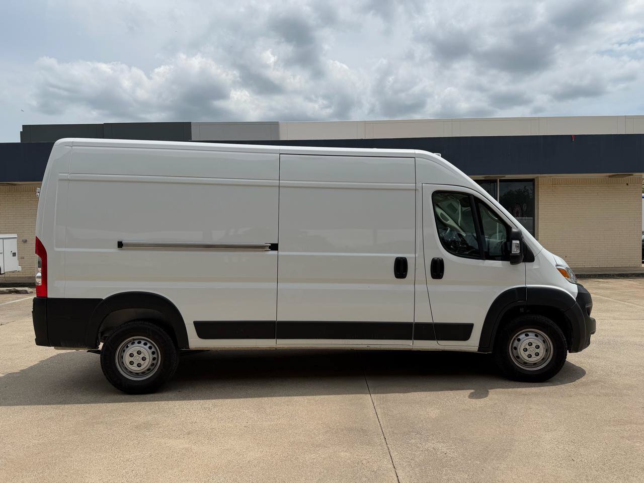 Used 2025 RAM ProMaster 2500 w/ Convenience Group FWD image 6