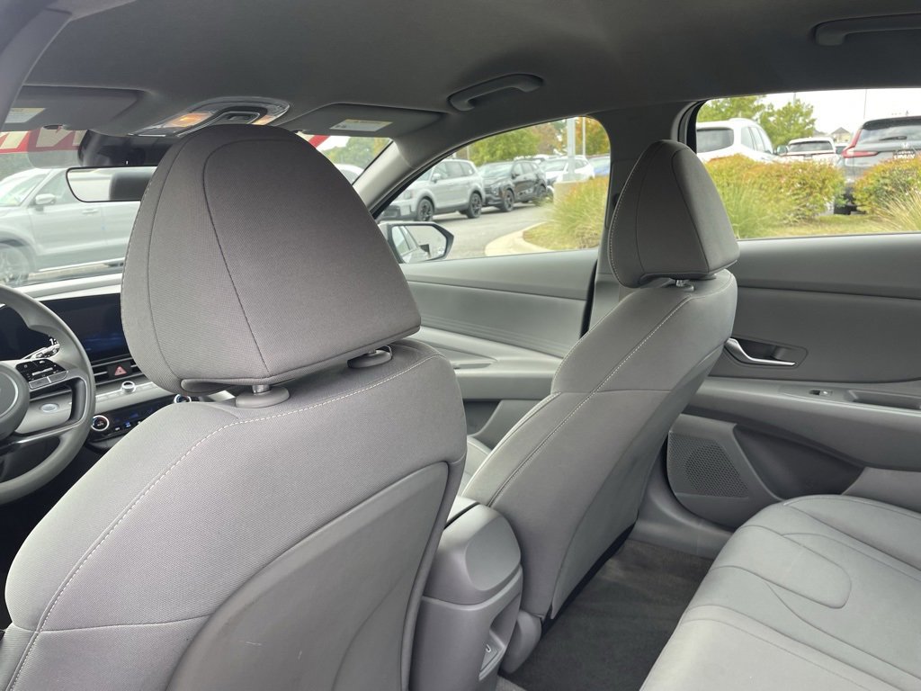 Used 2024 Hyundai Elantra SEL image 25