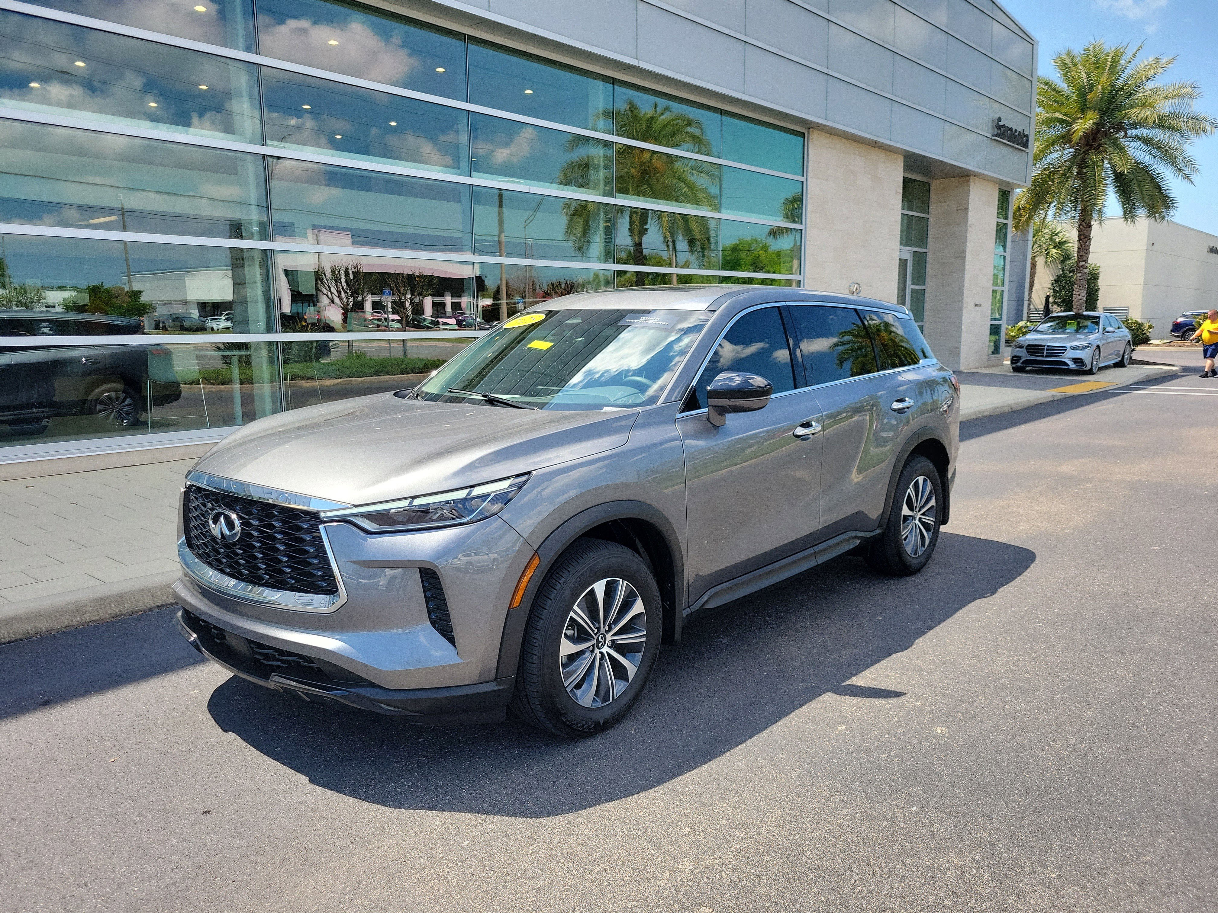 Certified 2025 INFINITI QX60 Pure image 8