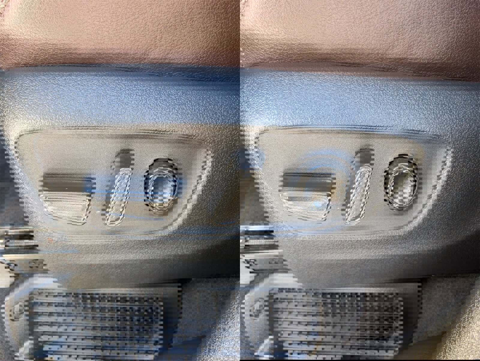 Used 2022 Toyota Sienna Platinum image 16