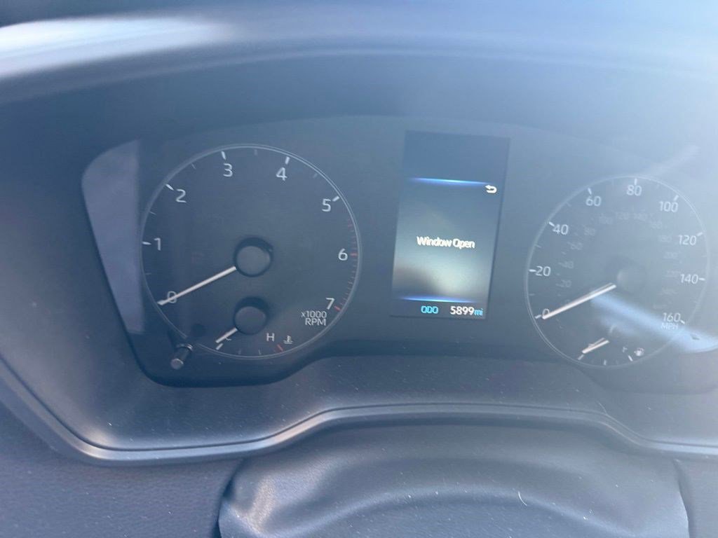 Certified 2024 Toyota Corolla SE w/ SE Package image 6