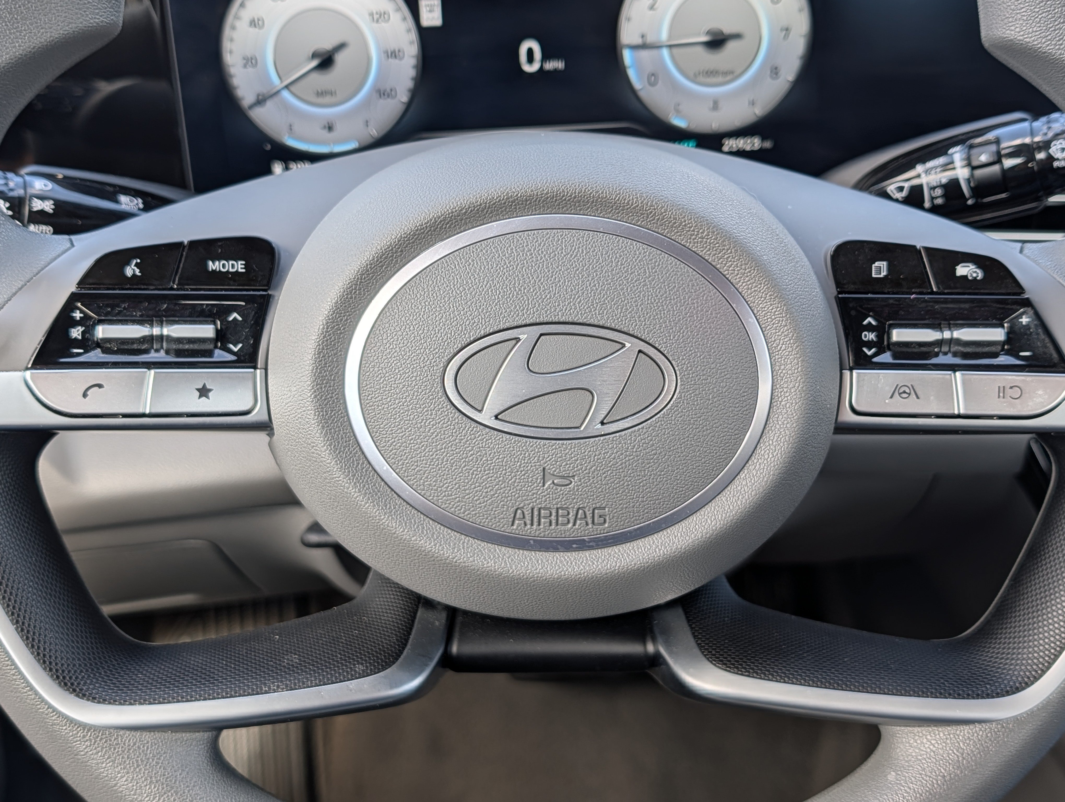 Certified 2024 Hyundai Elantra SEL FWD image 25