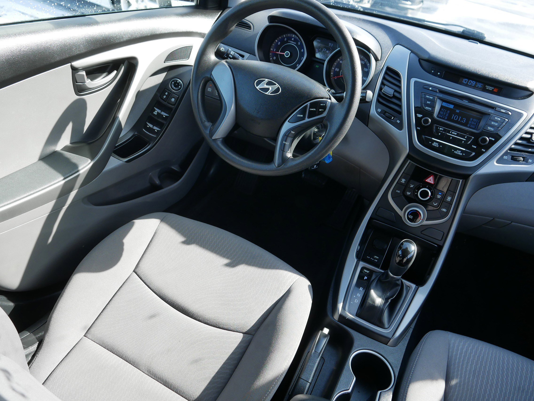 Used 2016 Hyundai Elantra SE FWD image 9