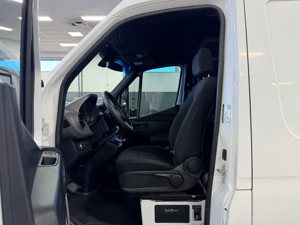 Used 2021 Mercedes-Benz Sprinter 2500 image 20