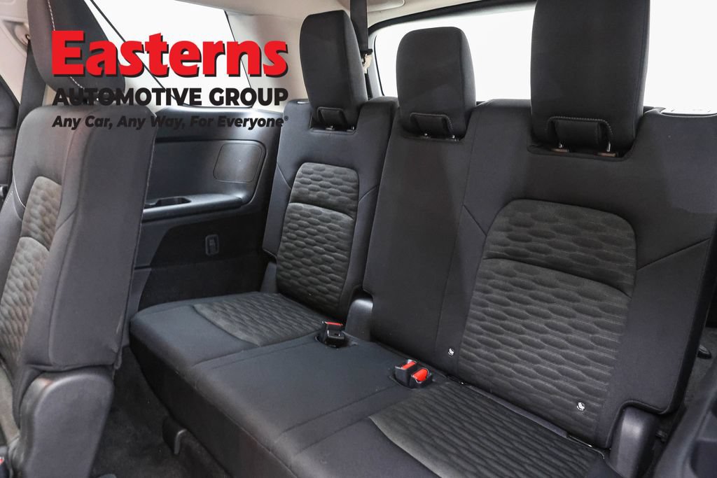 Used 2025 Nissan Pathfinder SV FWD image 28