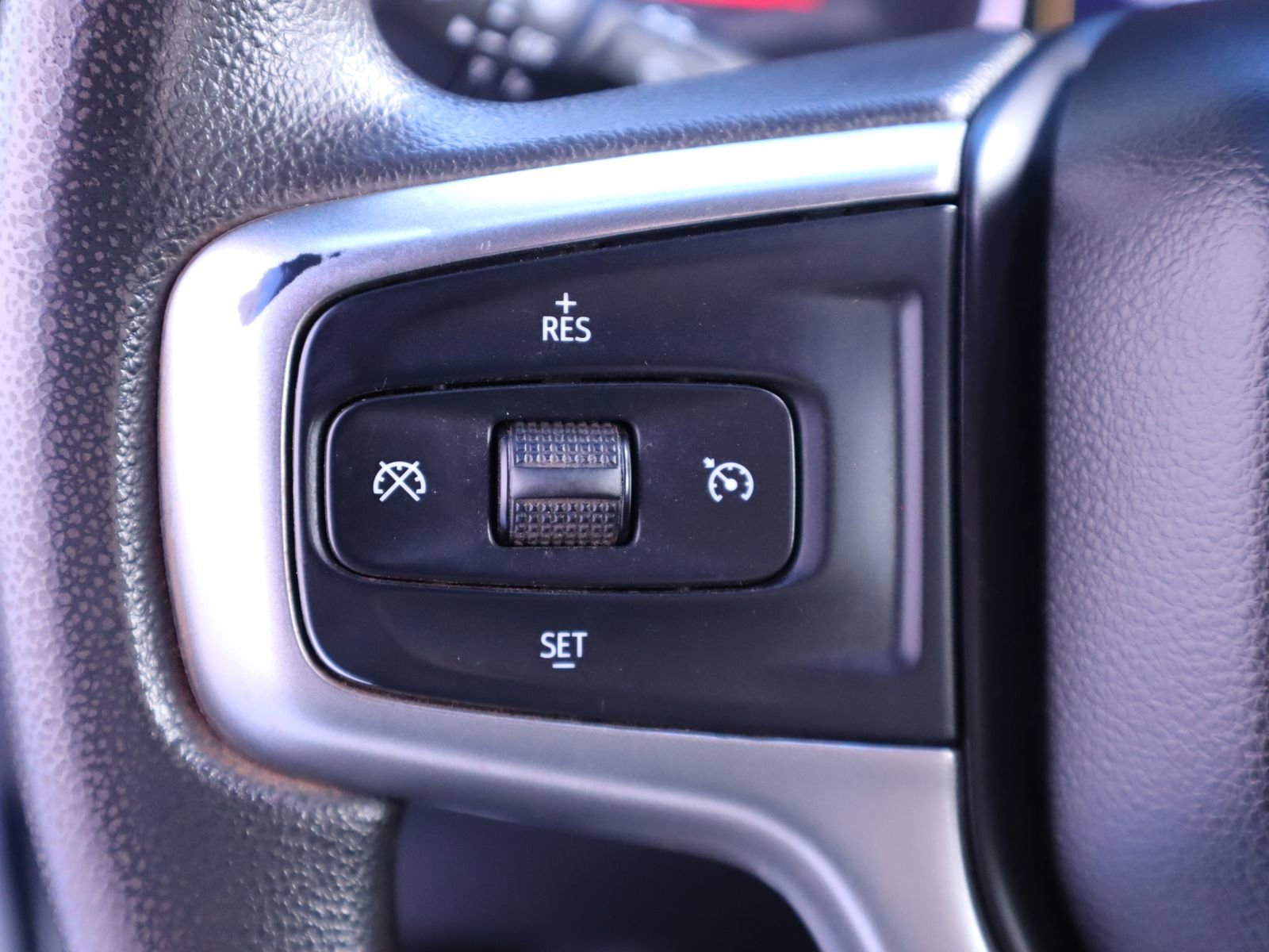 Used 2020 Chevrolet Silverado 2500 LT w/ Z71 Off-Road Package image 32