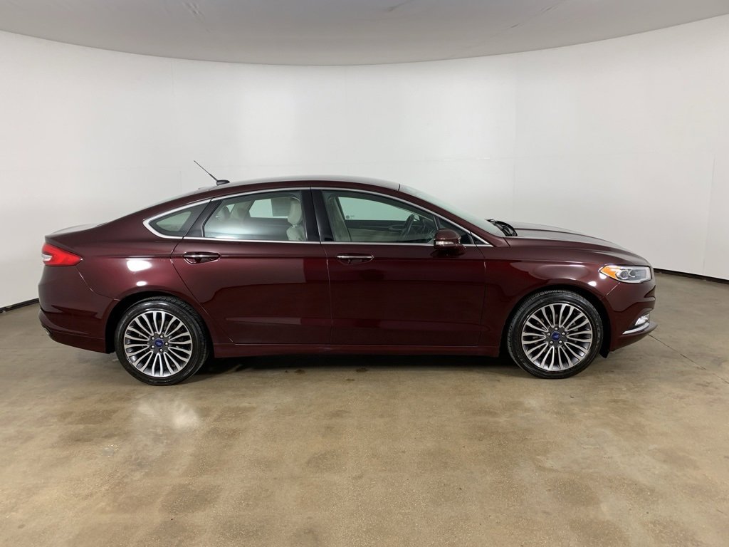 Used 2017 Ford Fusion SE w/ Fusion SE Technology Package image 7