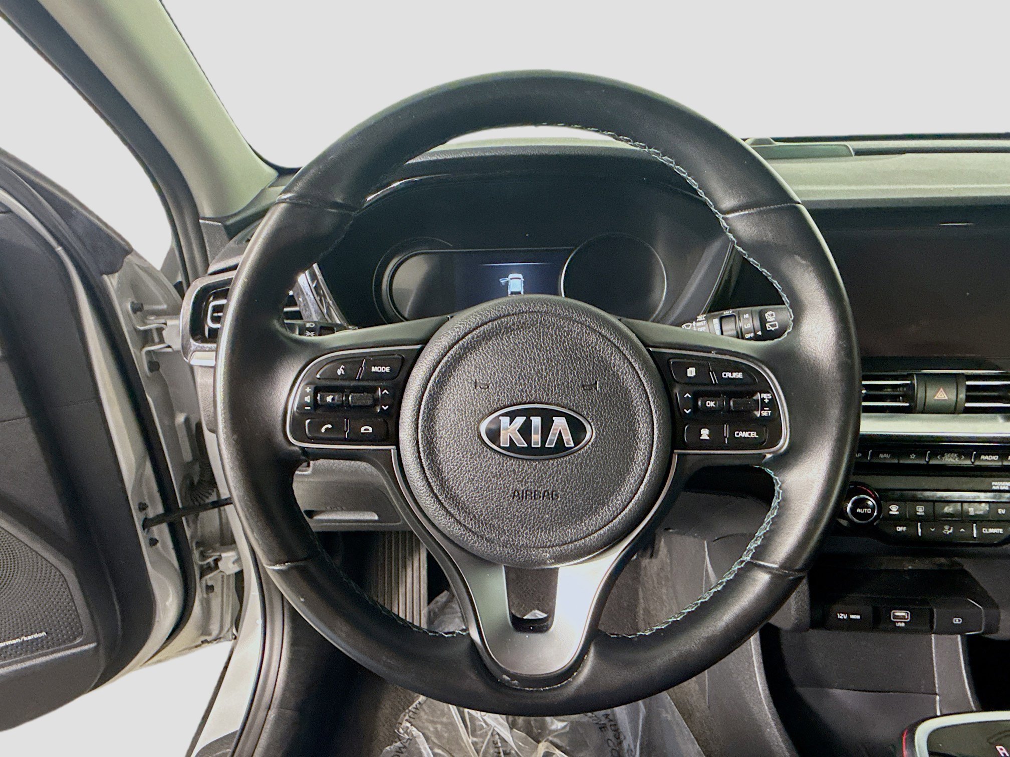 Used 2020 Kia Niro EX Premium FWD image 13