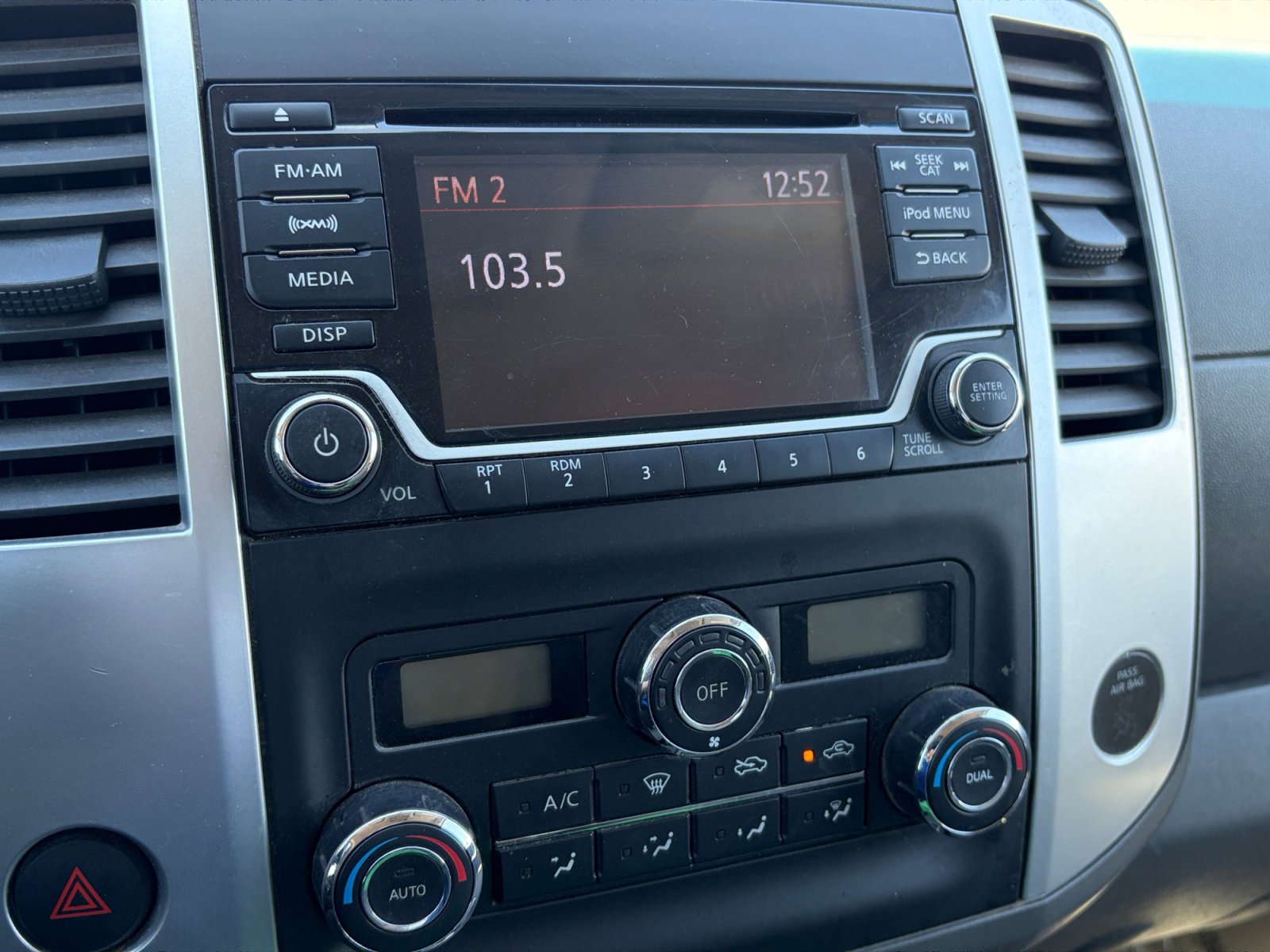 Used 2017 Nissan Frontier SV w/ SV Value Truck Package AWD/4WD image 23