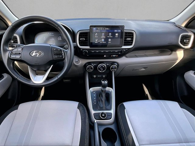 Used 2024 Hyundai Venue SEL FWD image 16