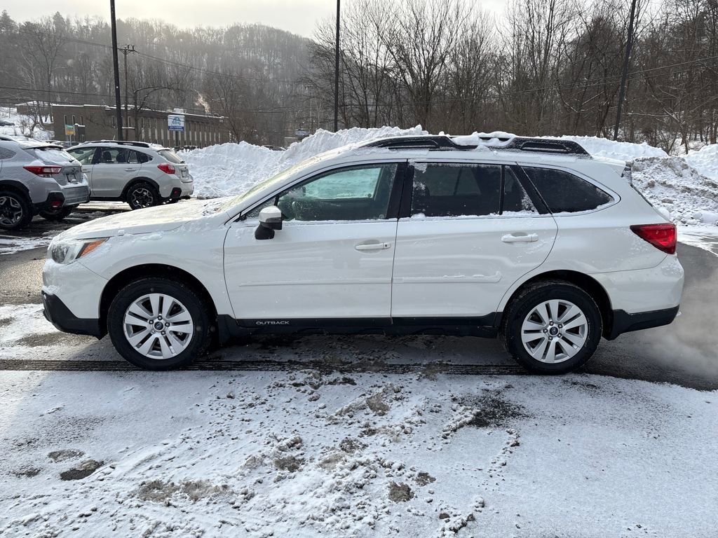 Used 2016 Subaru Outback 2.5i Premium image 2