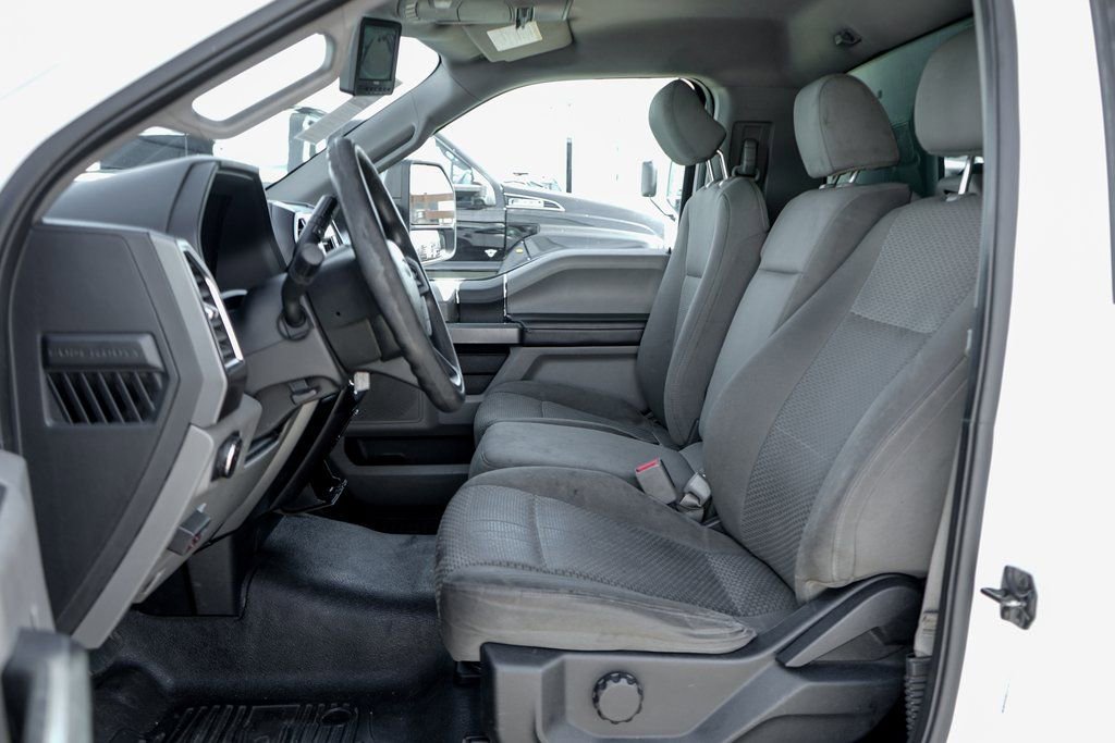 Used 2017 Ford F550 2WD Regular Cab Super Duty image 25