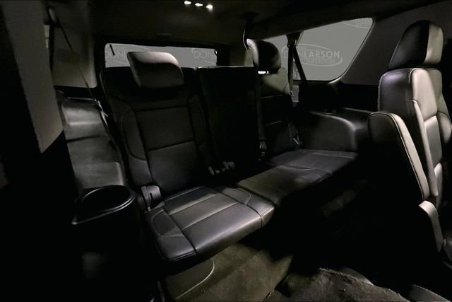 Used 2018 Chevrolet Suburban Premier AWD/4WD image 34