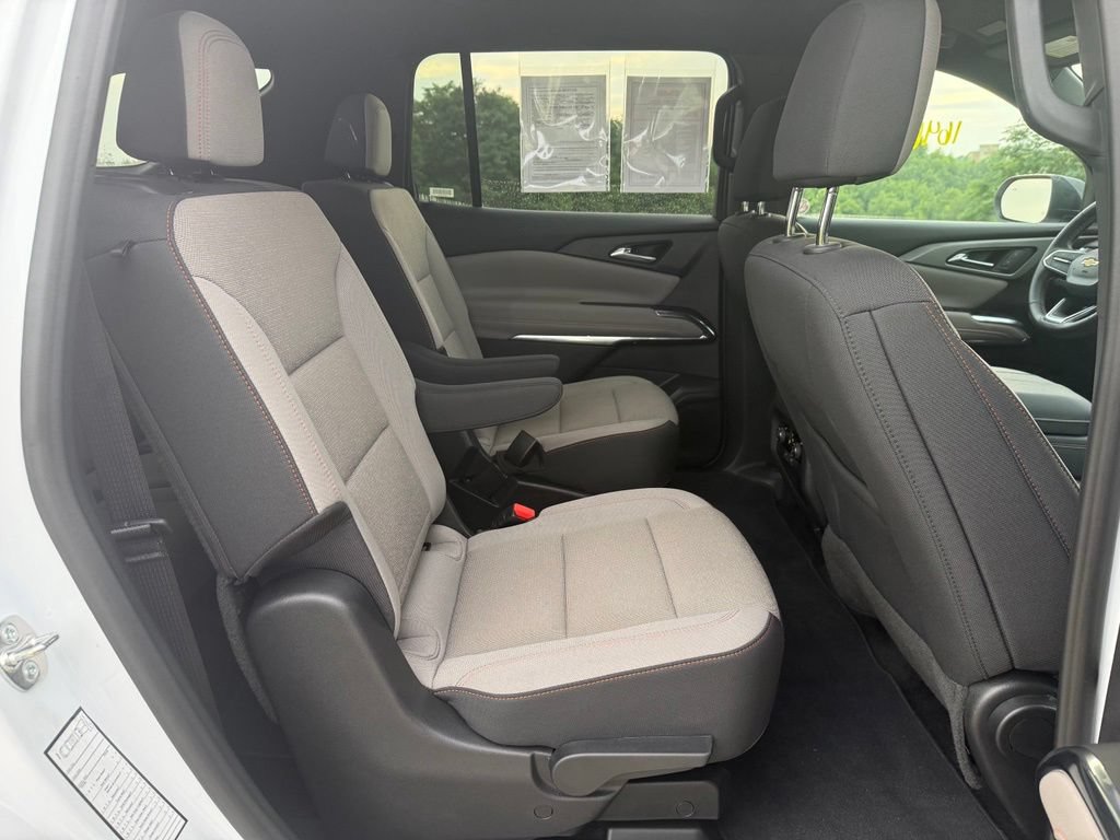 Used 2026 Chevrolet Traverse LT w/ Driver Confidence Package FWD image 18