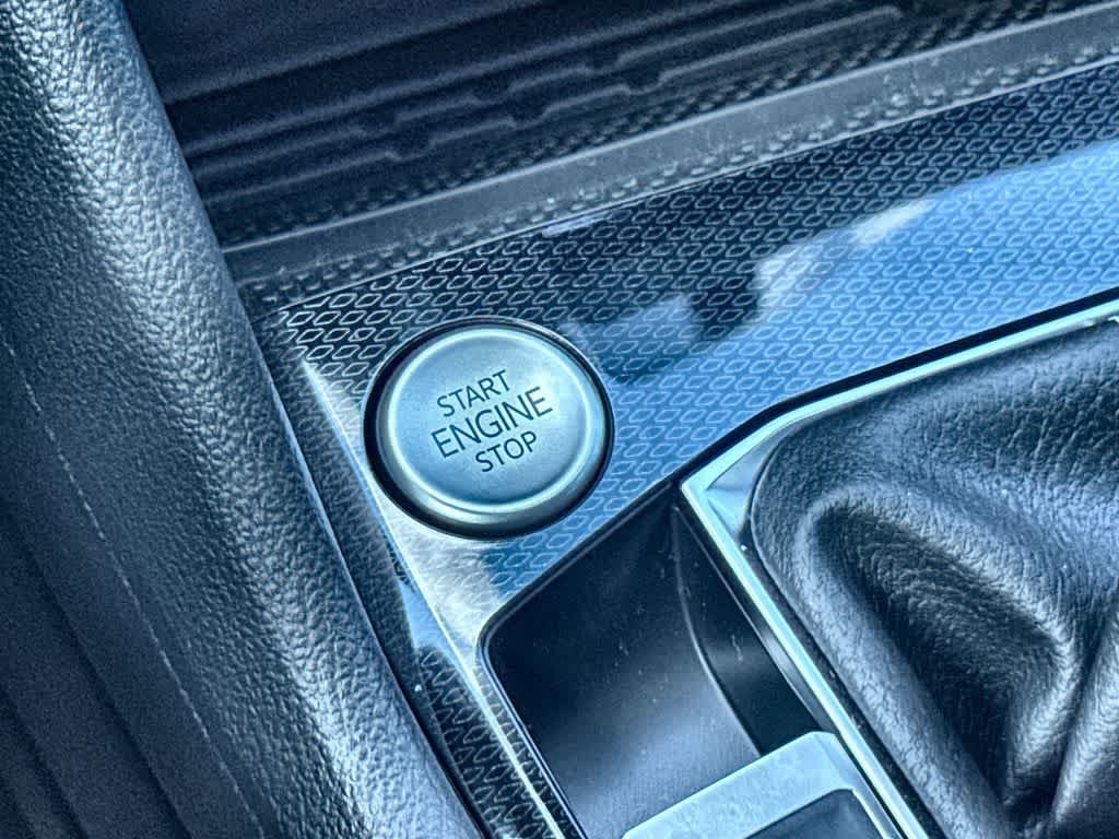 New 2026 Volkswagen Taos SE FWD image 17