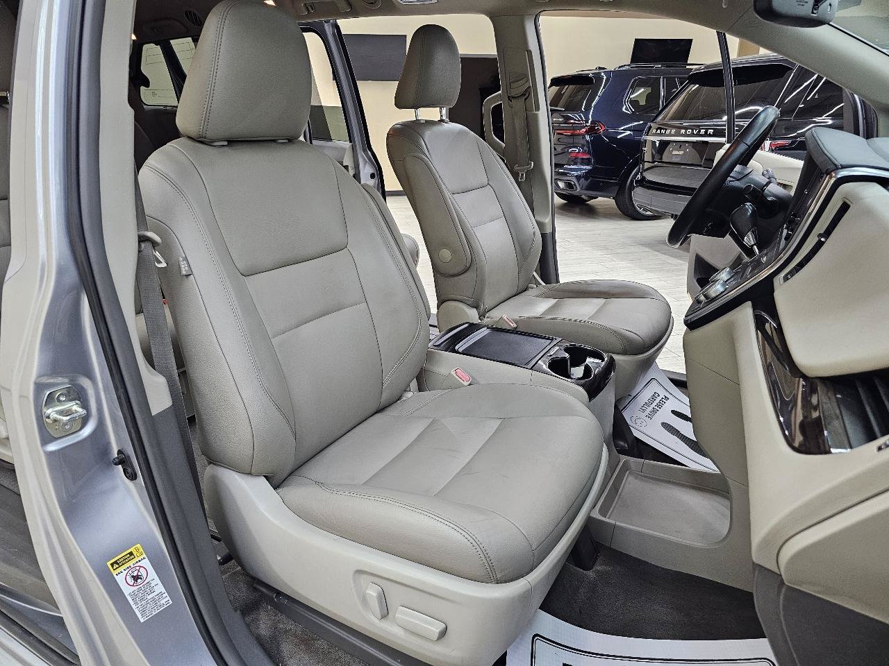 Used 2015 Toyota Sienna XLE w/ XLE Navigation Package FWD image 19