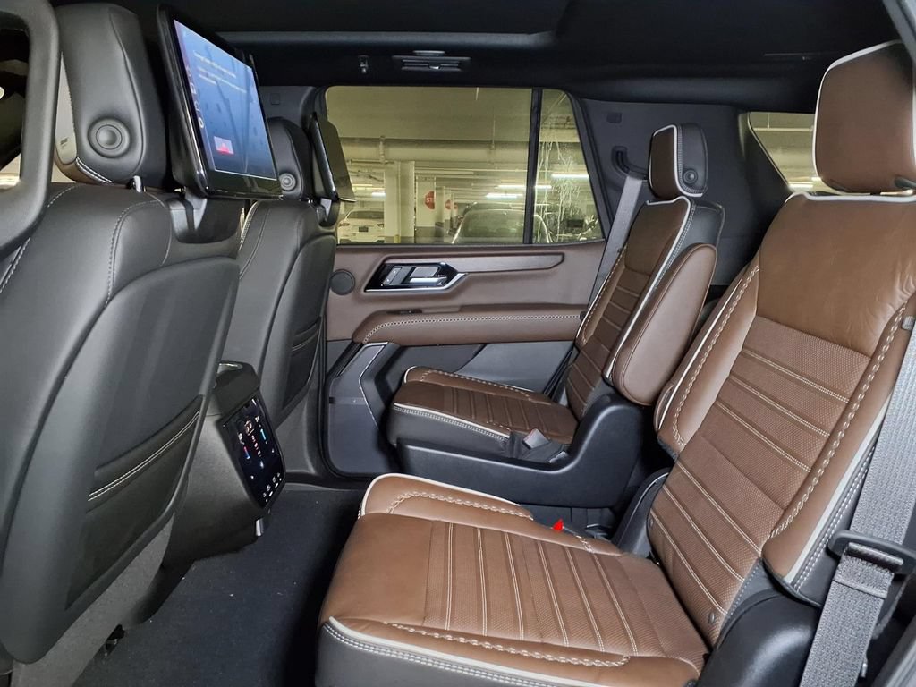 New 2026 GMC Yukon Denali Ultimate AWD/4WD image 12