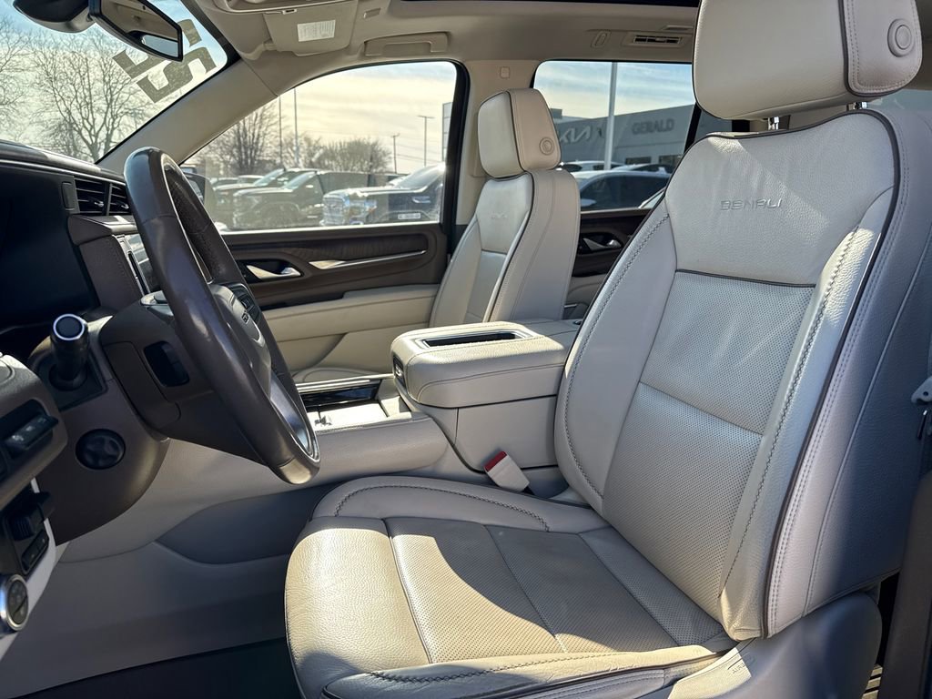 Used 2022 GMC Yukon Denali w/ Max Trailering Package image 17