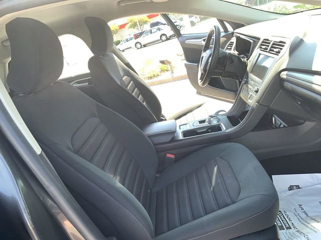 Used 2019 Ford Fusion SE FWD image 14