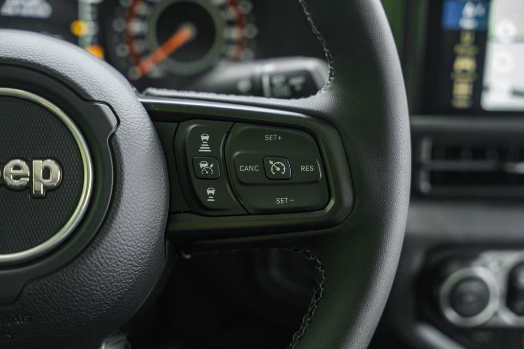 New 2025 Jeep Gladiator Sport AWD/4WD image 31