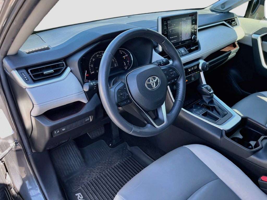 Used 2021 Toyota RAV4 Limited FWD image 16